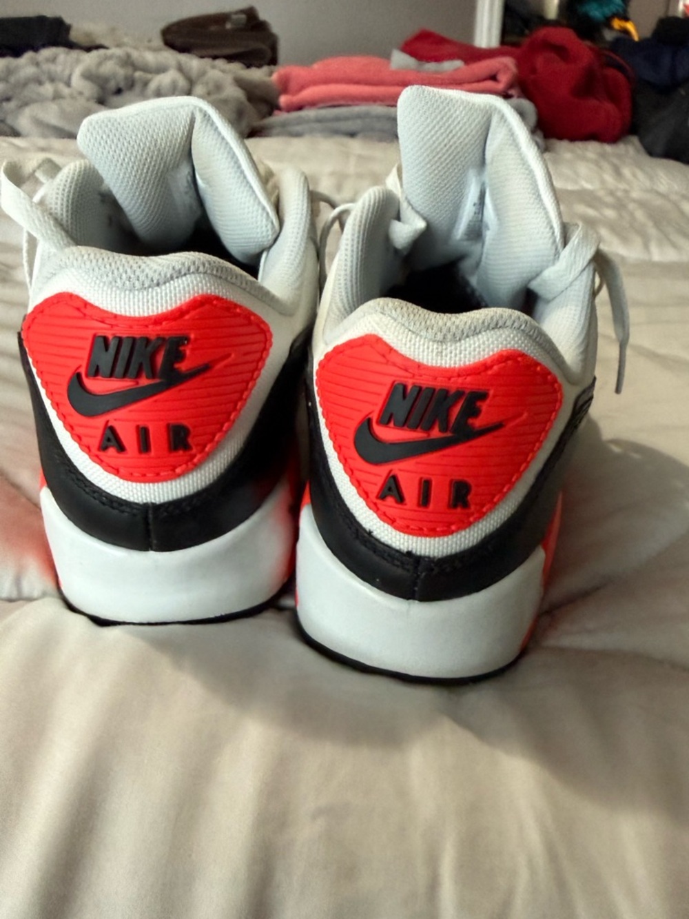Nike Men’s Air Max Athletic Shoes White Black neon orange - Picture 3 of 4